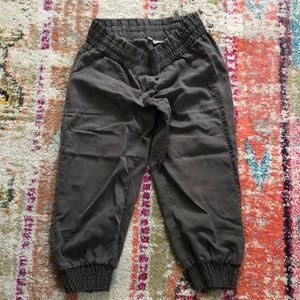 Athleta Benicia Capri Lounge/Workout Pant — size 4